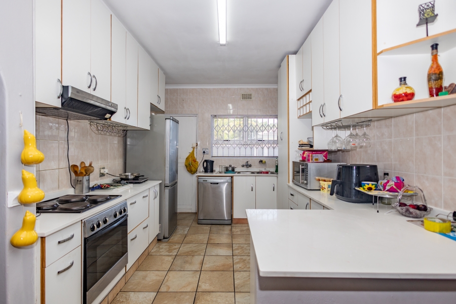 3 Bedroom Property for Sale in Mabille Park Western Cape